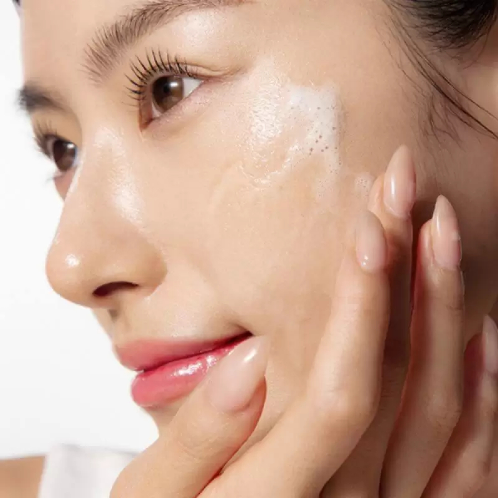 Сыворотка против морщин для увлажнения и разглаживания кожи