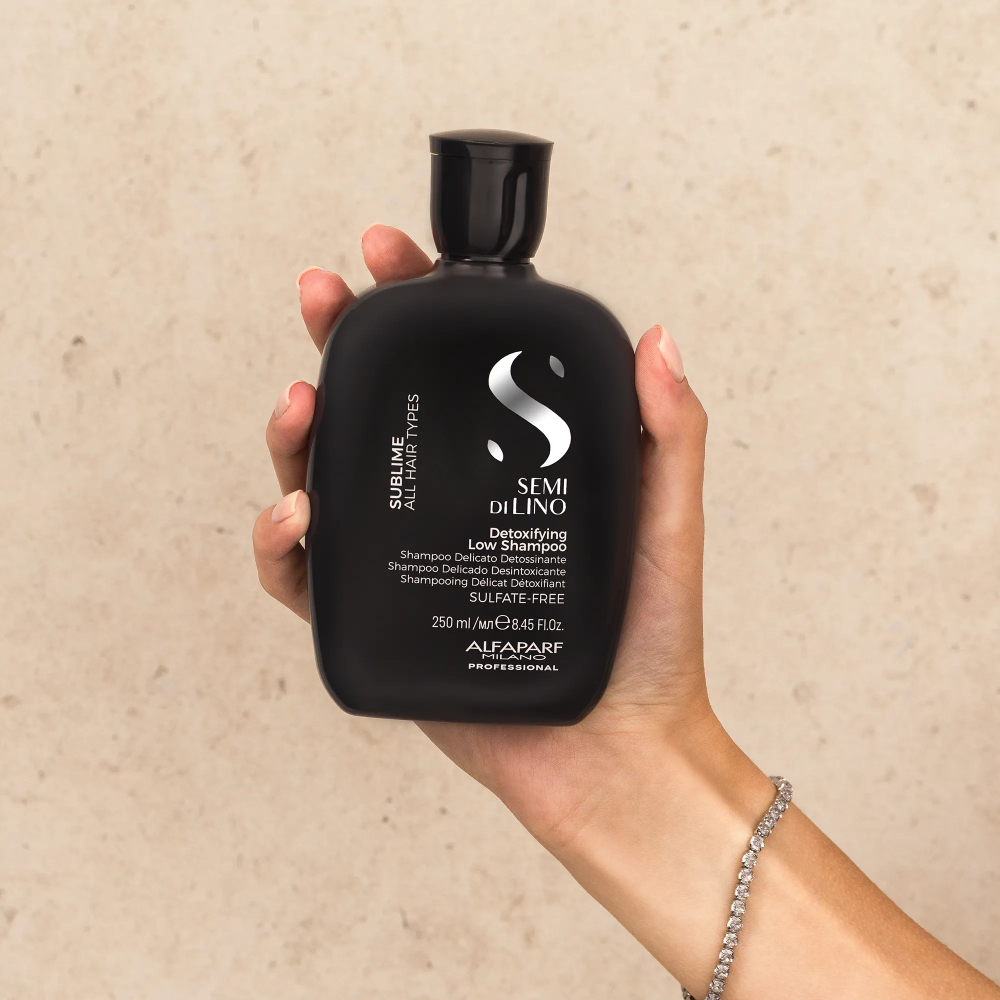 Șampon detoxifiant pentru curățare profundă