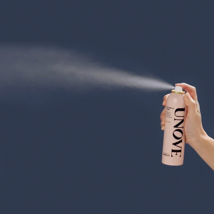 Spray fixativ cu efect volum