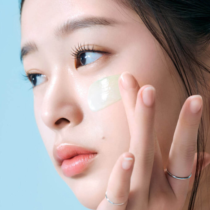 Crema-gel lejera cu extract de Centella Asiatica