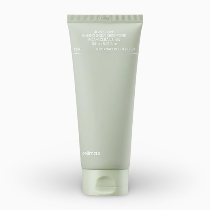 Spuma pentru curatarea profunda a tenului