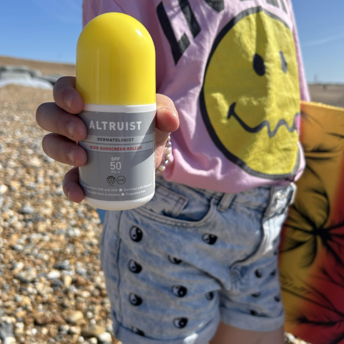 Protecție solară SPF50 pentru copii cu aplicare ușoară tip roller