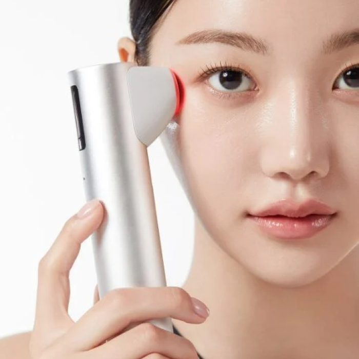 Dispozitiv inovator pentru lifting și redefinirea conturului facial