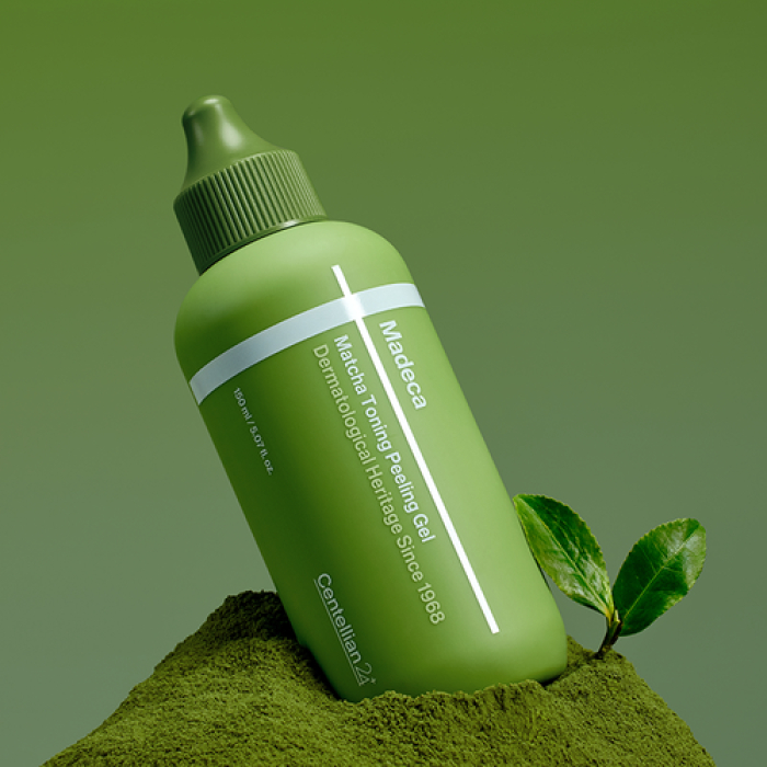 Gel exfoliant cu matcha și capsule de cărbune