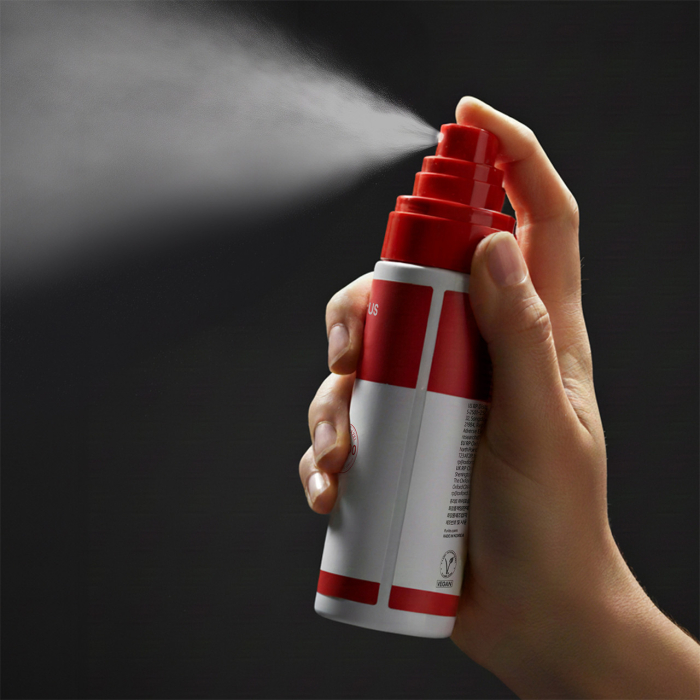 Spray calmant cu efect antibacterian pentru ten problematic