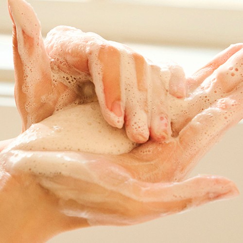 Spuma pentru curatarea tenului cu extract de Centella Asiatica