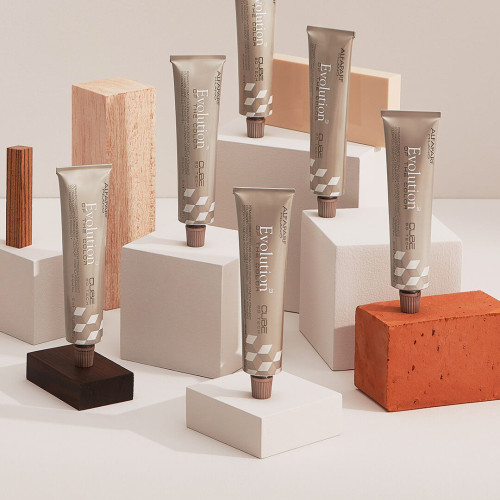 Vopsea cosmetica permanenta cu nuanta blond natural deschis cald