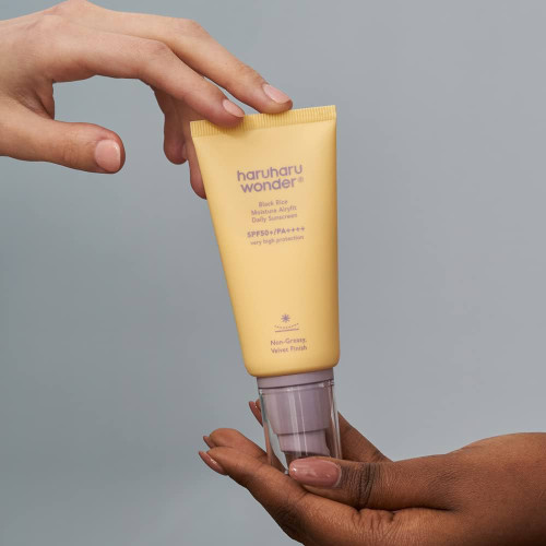 Protecție solară cu textură lejeră SPF50+